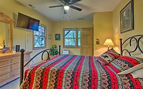 Spacious Maggie Valley Cabin With Hot Tub And Mtn View
