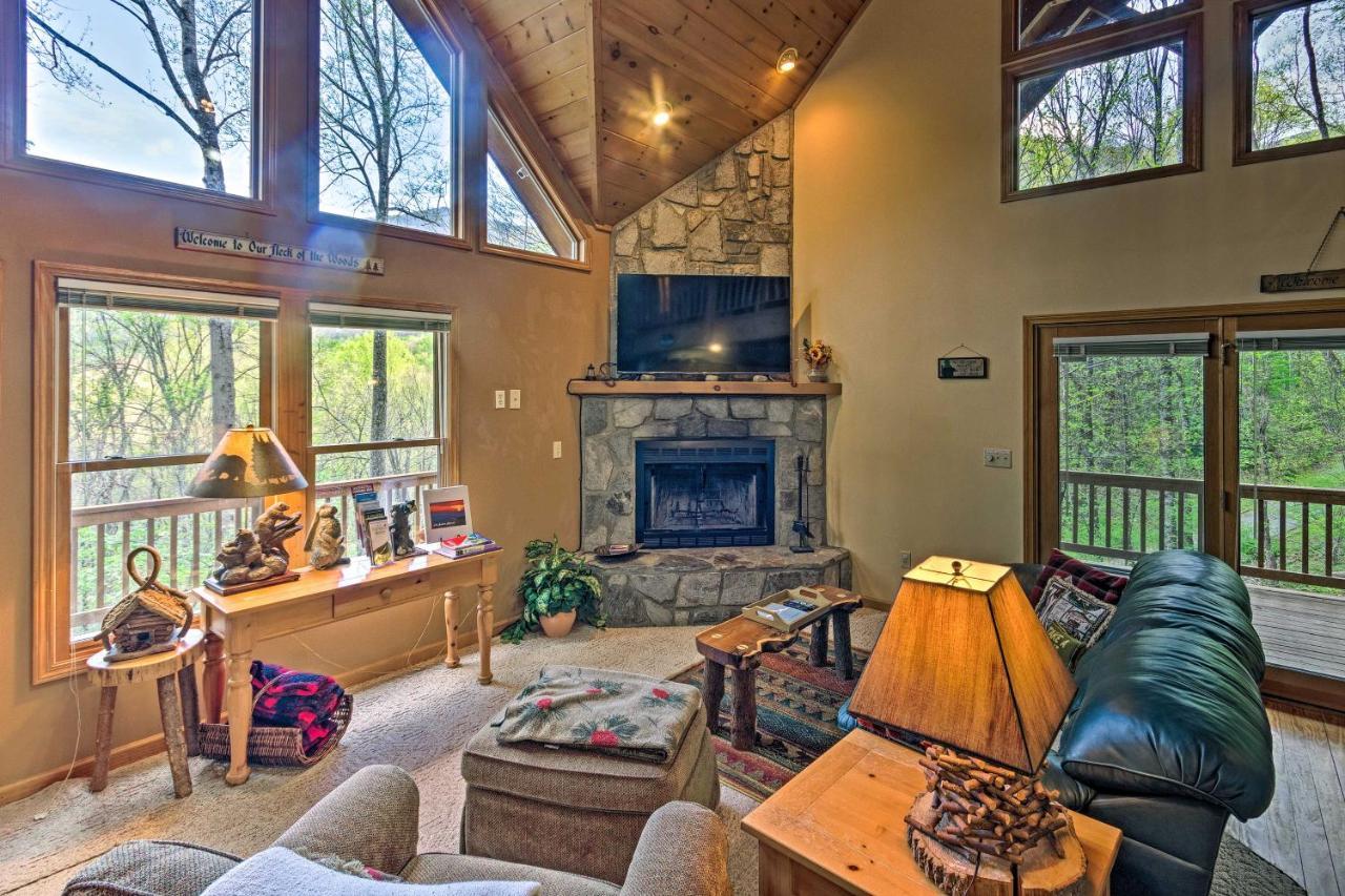 Spacious Maggie Valley Cabin With Hot Tub And Mtn View Exterior photo