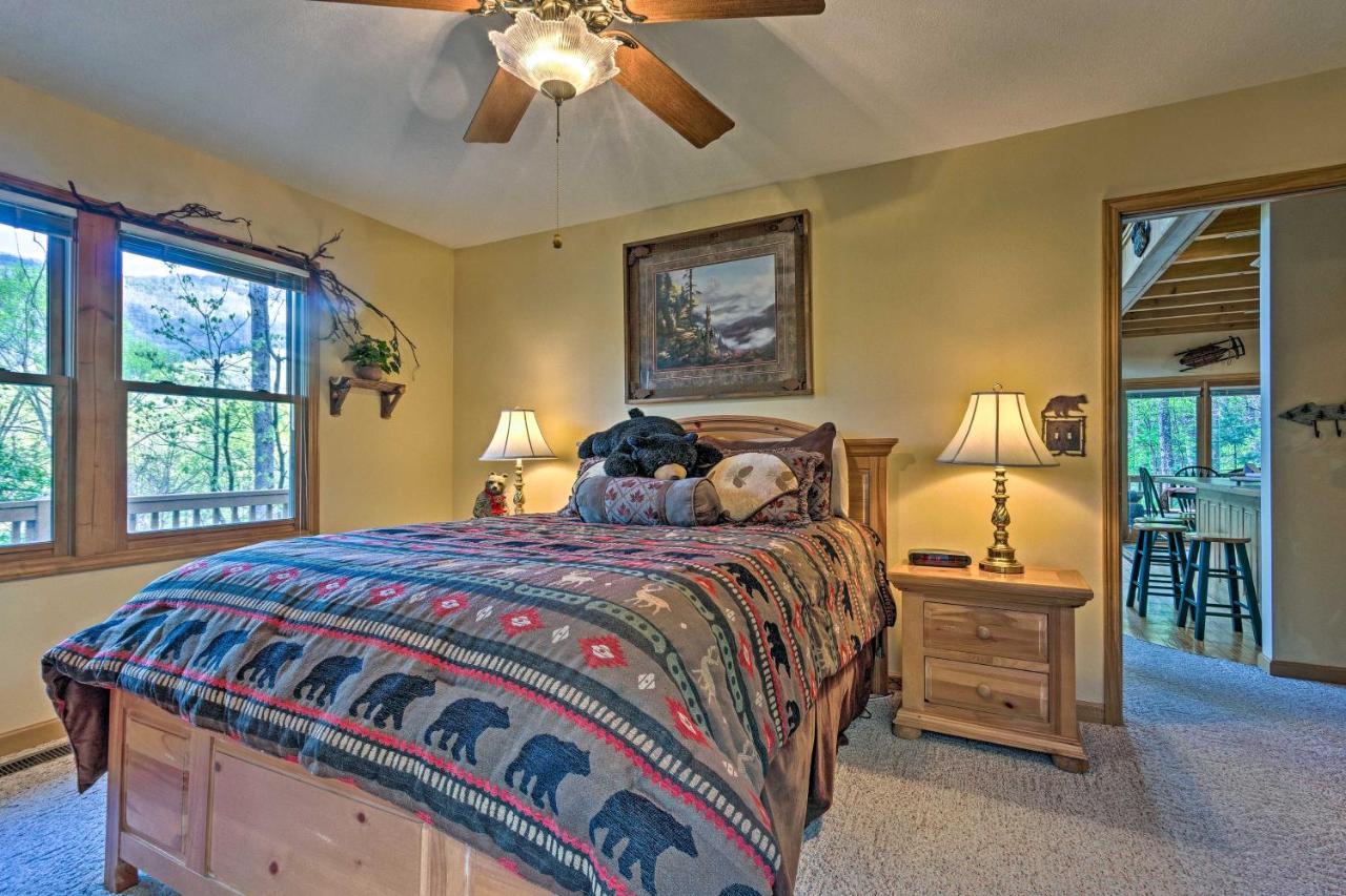 Spacious Maggie Valley Cabin With Hot Tub And Mtn View Exterior photo
